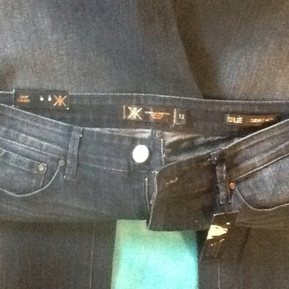 NEW w/TAGS - KHLOE- CURVY-SLIM BOOT premium jeans - Picture 2 of 8